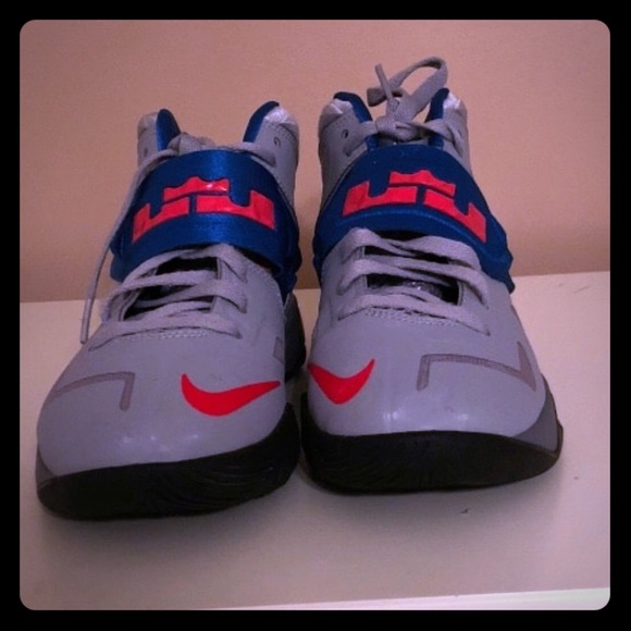 lebron james kids sneakers